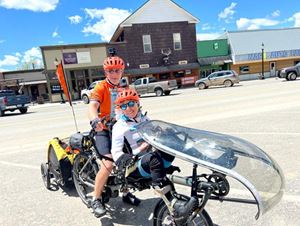 Deb and Steve on their tandem bicycle during their Stroke Across America adventure